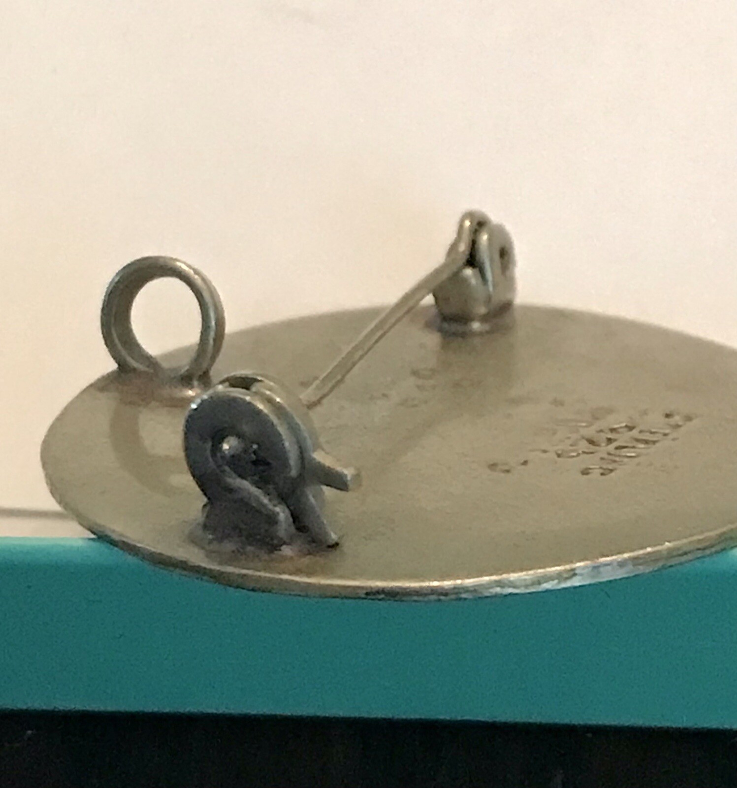 Sterling Silver Brooch Pin Pendant Crushed Stone Inlay 925 1.25 Inches 5.7g