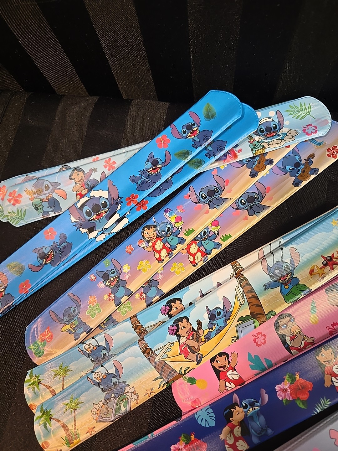 192pc Lilo Stitch & Scrump Gift Bag Party Set Pins Stickers & Slap Bracelets