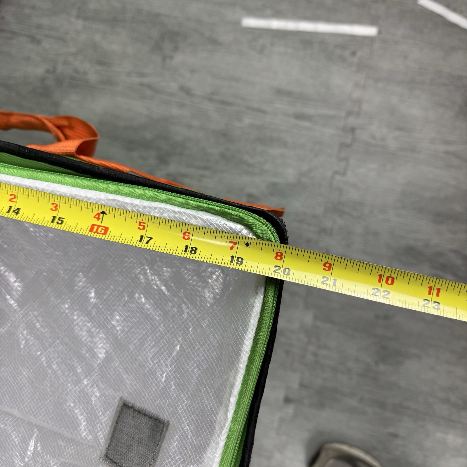 LOT OF 4 PREMIUM AMAZON COURIER DELIVERY CURRENT STYLE TOTE BAGS 28x24x20 GREEN