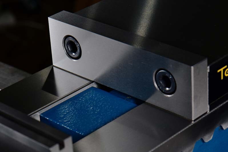 TEGARA 6 690V CNC Premium Milling Vise .0004 D688 NEW! R[