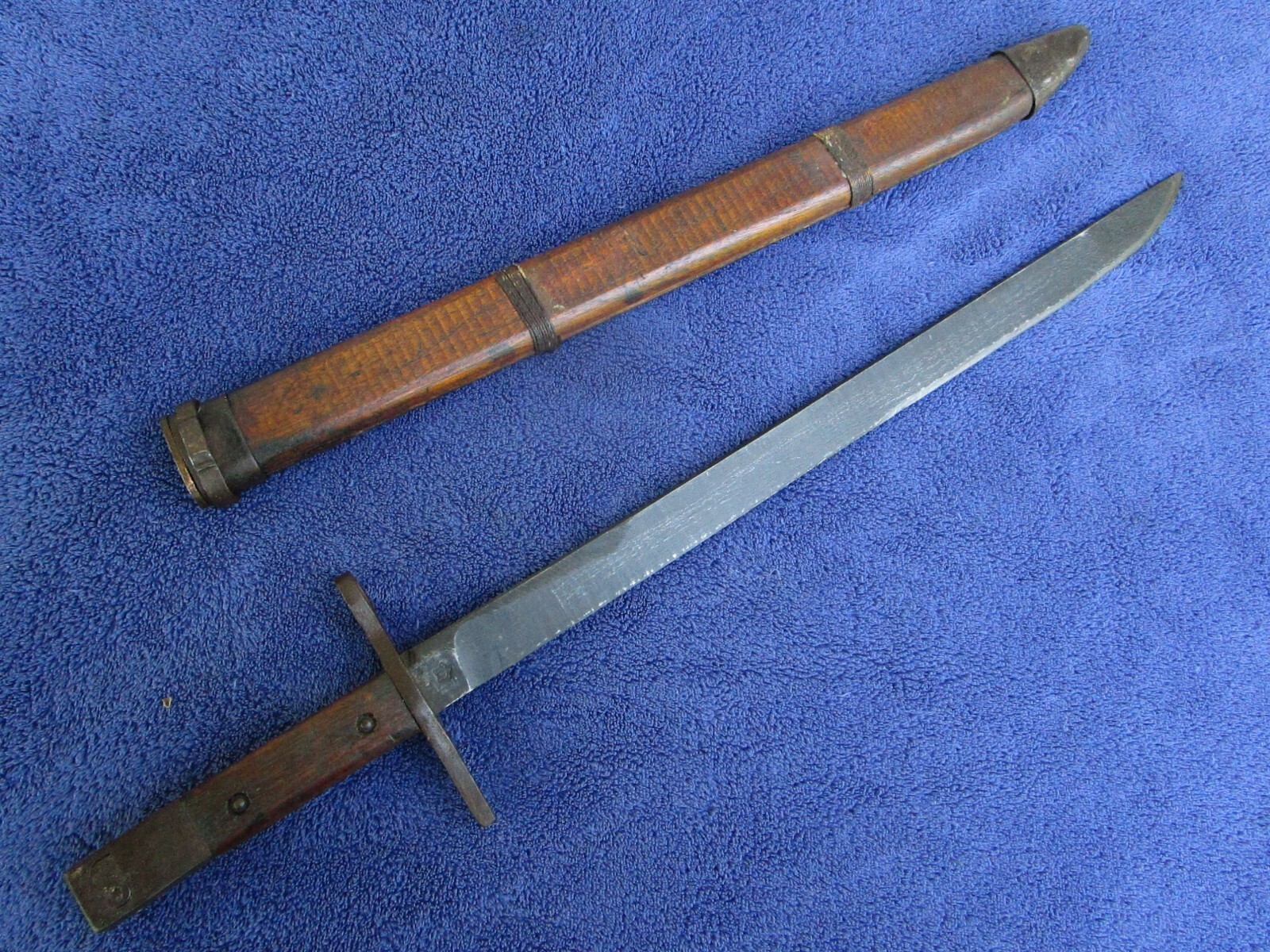 ORIGINAL LATE WW2 JAPANESE TYPE 30 ARISAKA BAYONET AND SCABBARD MAKER JINSEN
