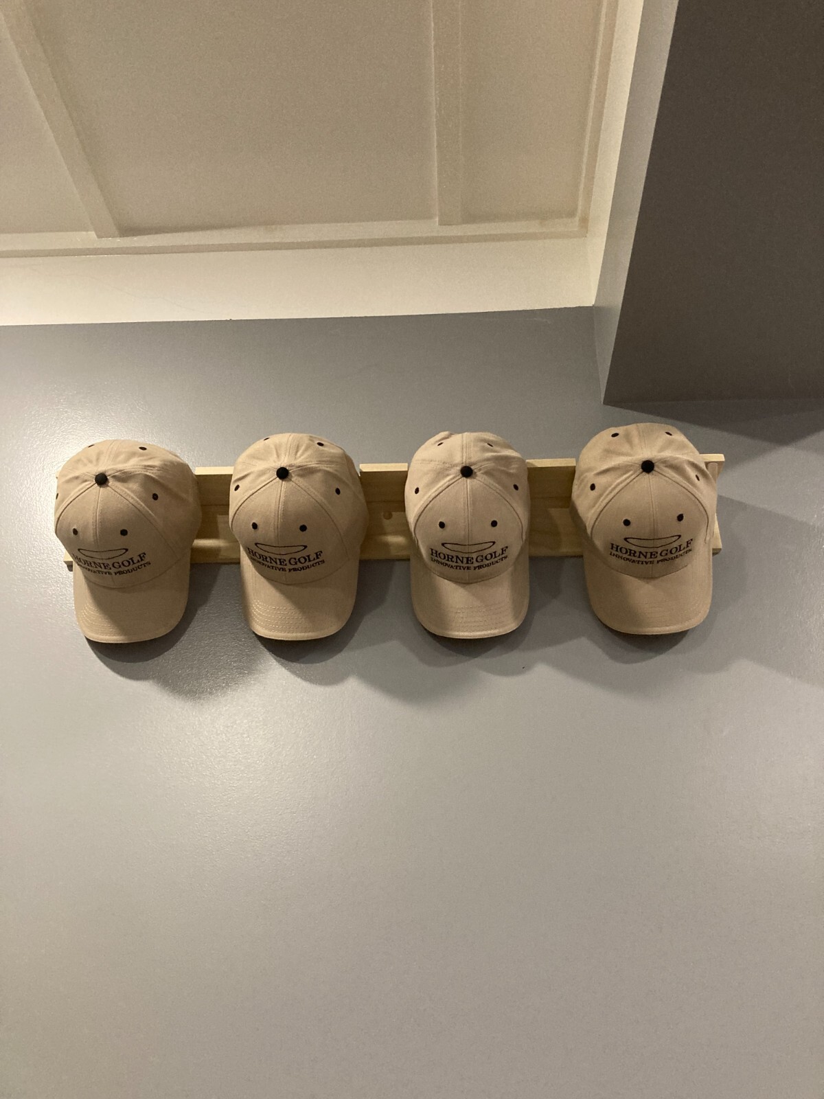 Horne Golf Putter Holder Golf Club Wall Display Rack Shelf 12 Club Holder