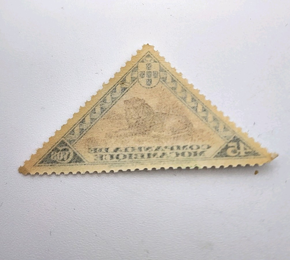 (4) Mozambique Triangle Postage Stamps- Mint - 30 - 40 - 45 - 50 MNH - Centavos