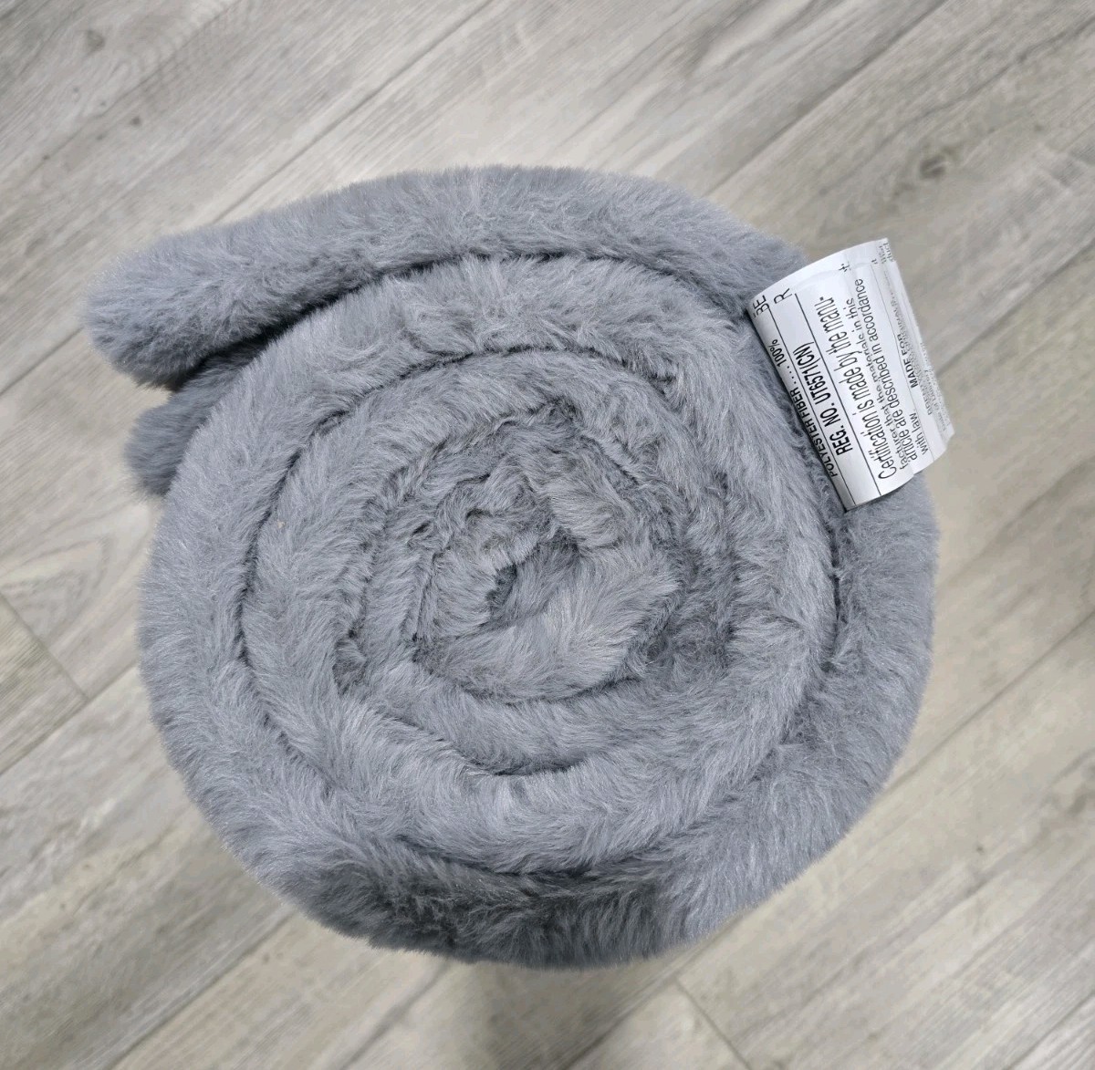 Brentwood Protective Sofa Overlay Grey Faux Fur 28x72” Waterproof Backing- NEW