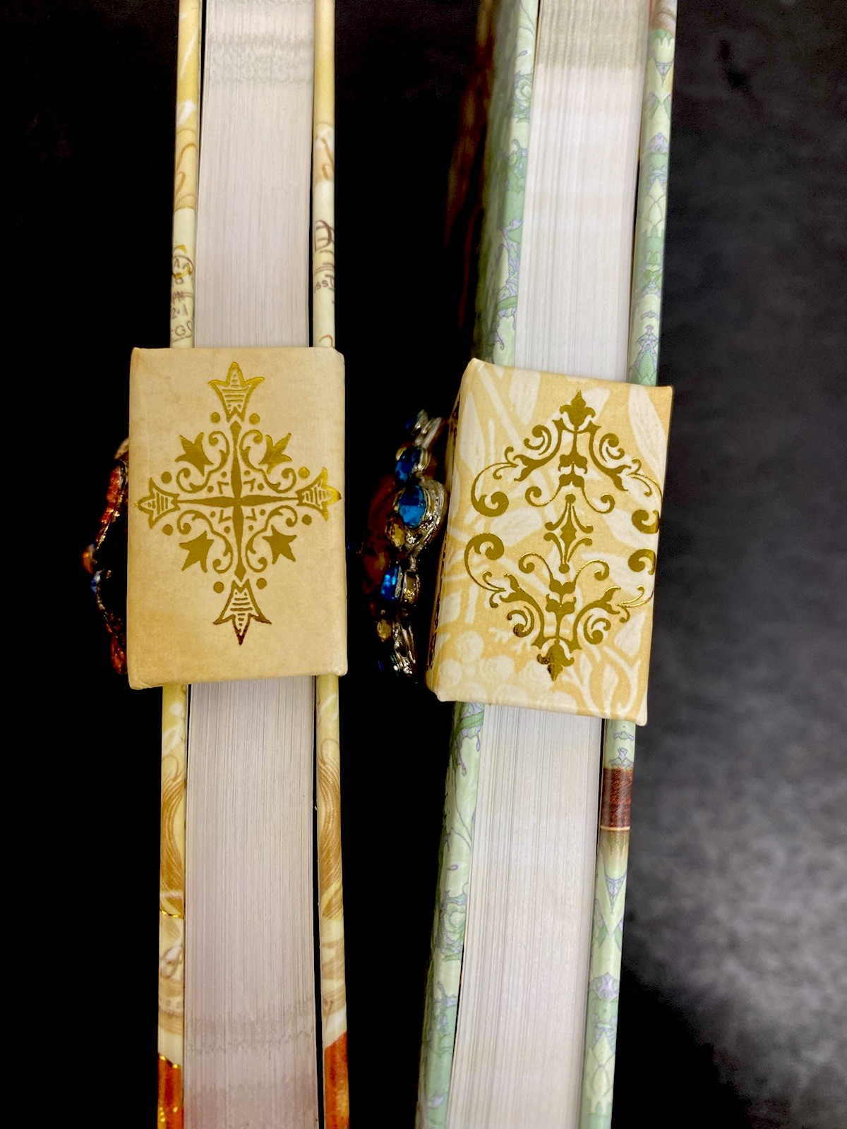 Punch Studio Boutique Brooch Journal Bluethroat Bird & Postcards Diary Notebook