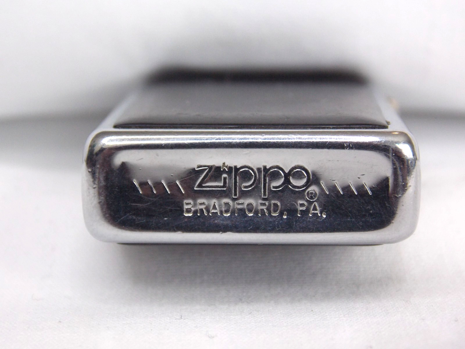 NICE 1982 VINTAGE ZIPPO LIGHTER