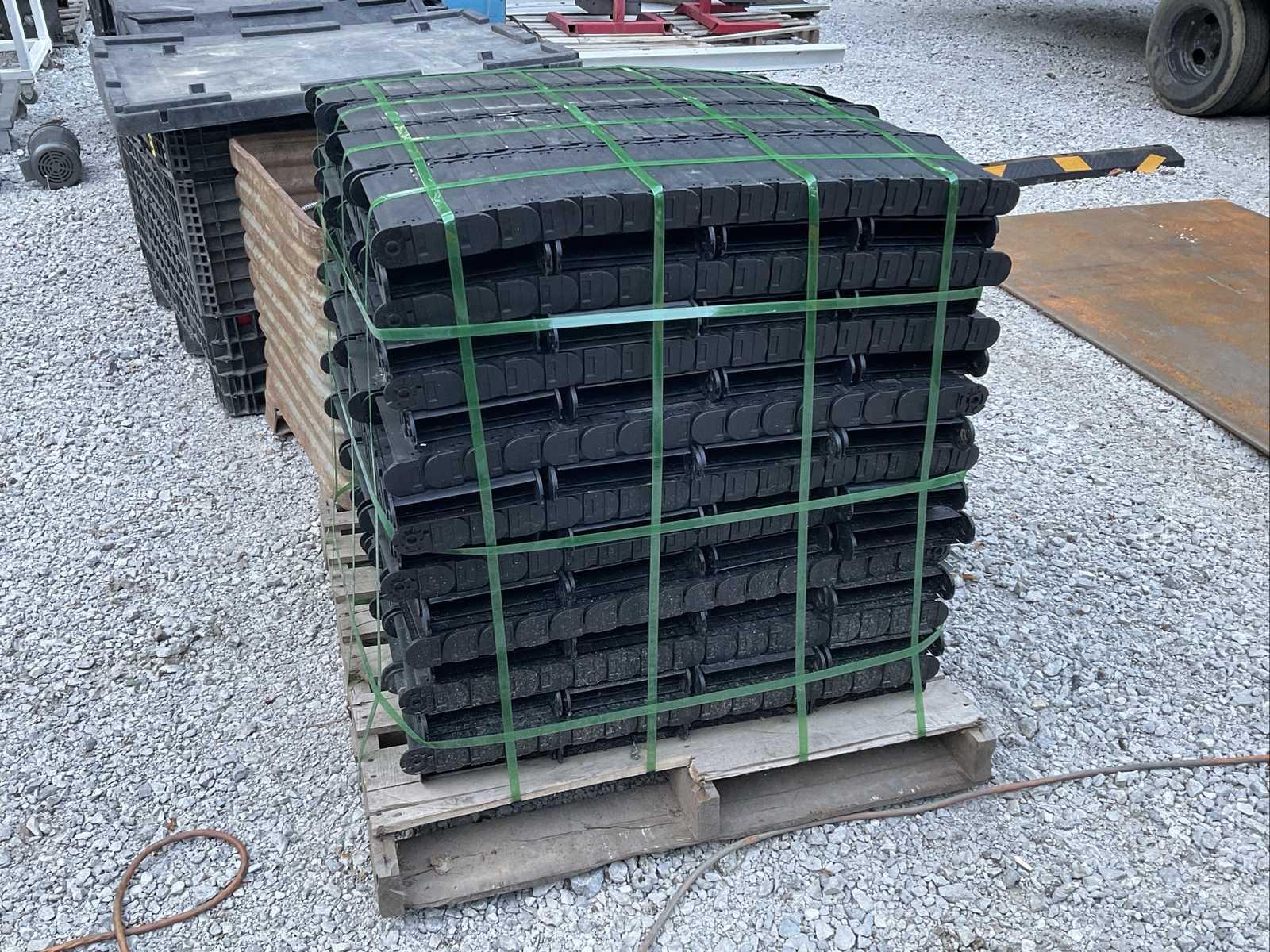 NEW IGUS R58 Series E-Chain Cable Carrier; 58-200-250-0, 200mm x 35mm