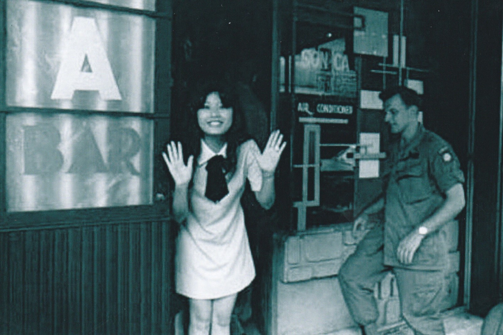 Vietnam  War  Photos --  Saigon Ladys..