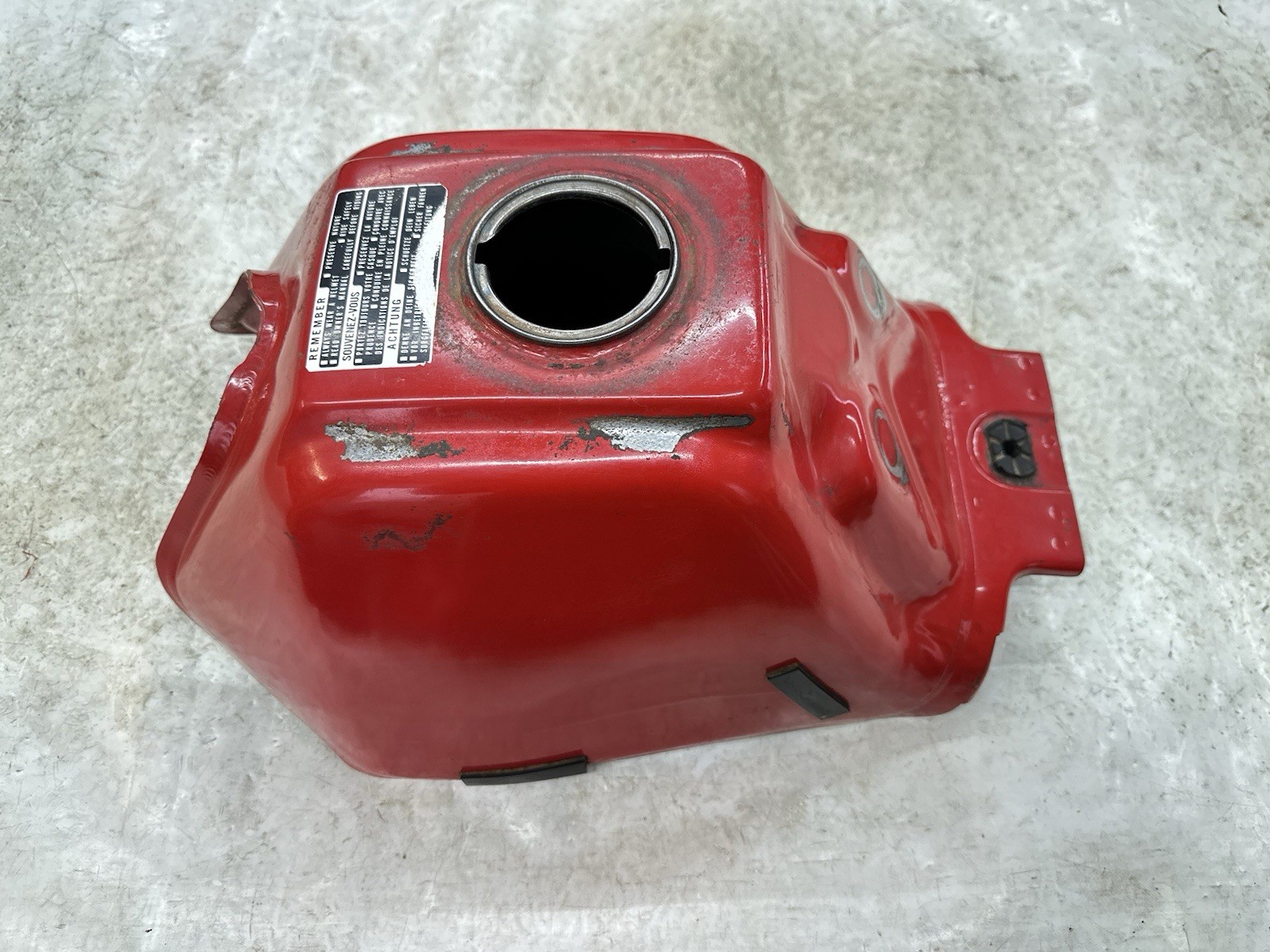 USED OEM 85 86 HONDA TRX 125 TRX125 FOURTRAX RED GAS FUEL TANK (CLEAN NO RUST!!)