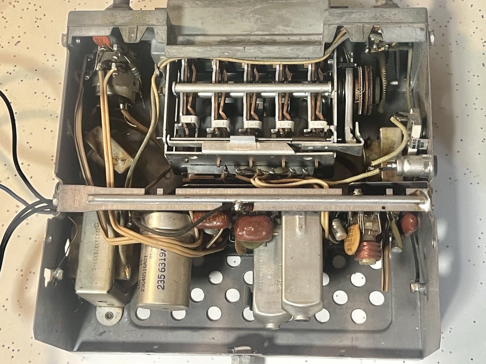 1963 Ford AM Radio, 3TMF, For Parts
