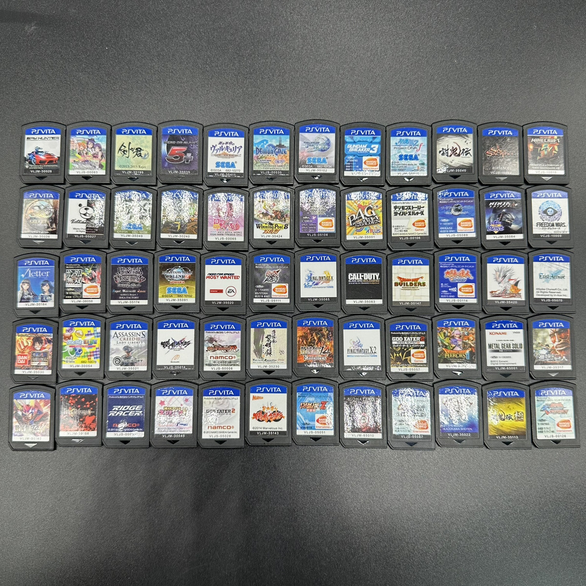 PS Vita PCH-2000 Sony Playstation Console only Choice 3 random games & case Used