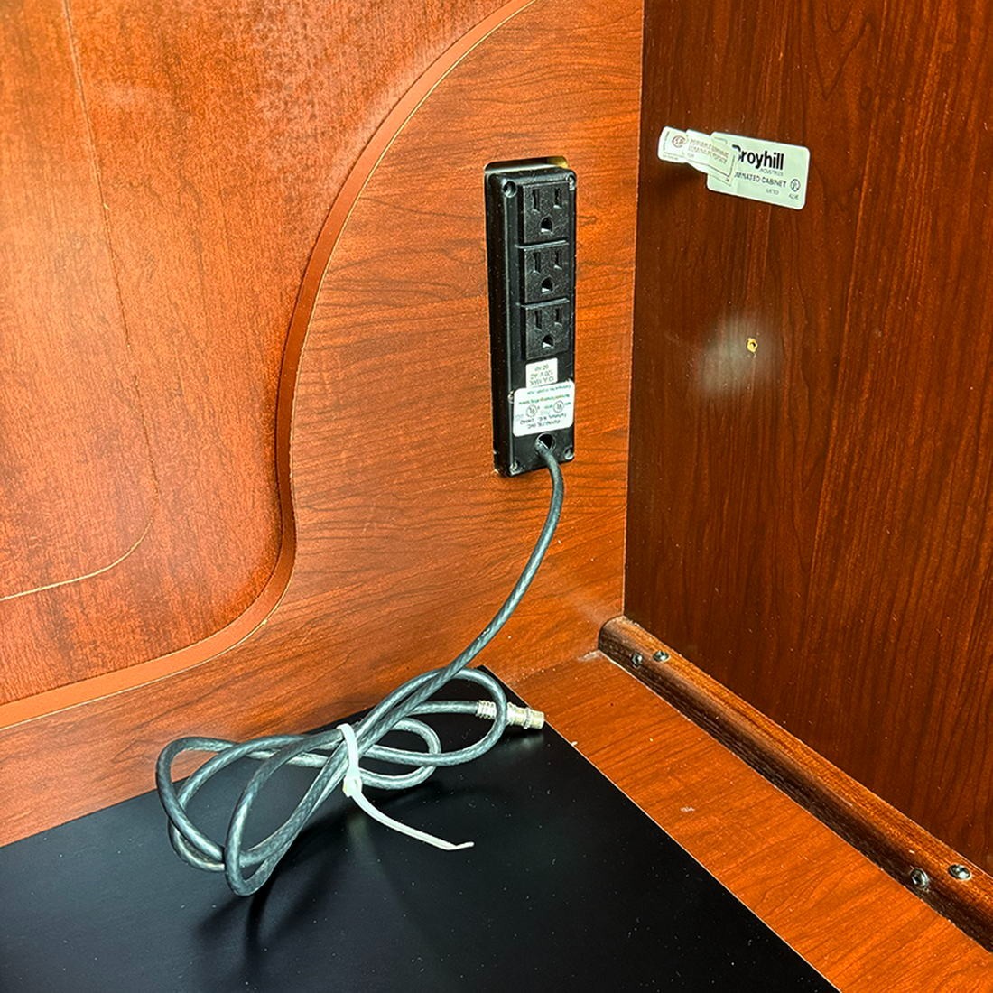 Thomasville Broyhill Cherrywood Entertainment Center Cabinet USA Original Owners