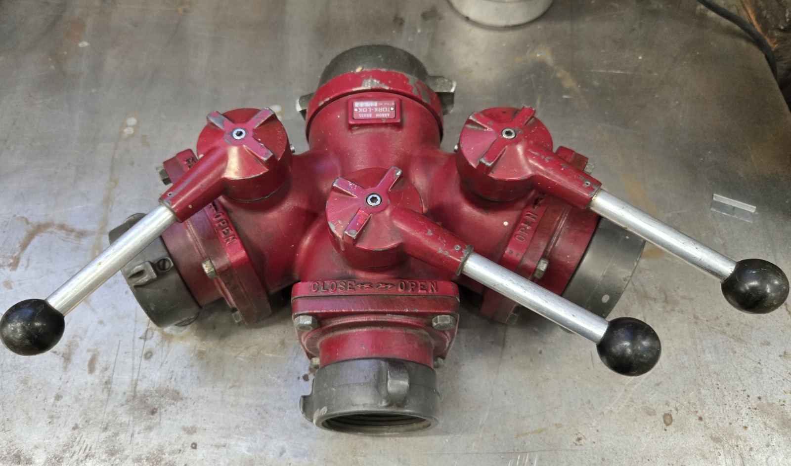 AKRON BRASS COMPANY MODEL 2582 - 3 Way Valve WYE - Firefighting Equipment