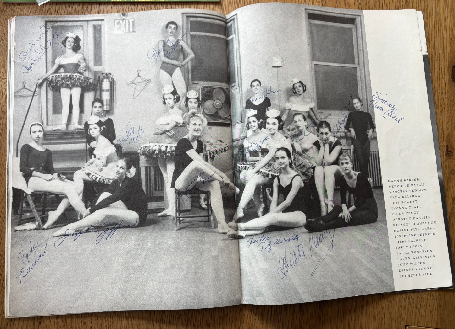 1956 program W/30 AUTOGRAPHS BALLET RUSSE DE MONTE CARLO NOVAK/CHOUTEAU/HOWARD