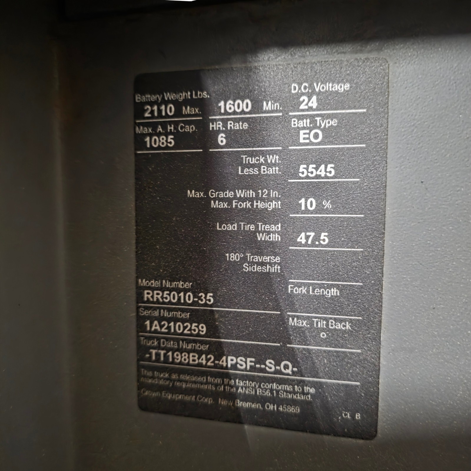 Crown RR5010-35 Narrow Aisle Reach Truck W/ Sideshift 3500Lbs Cap 198" Lift 24V