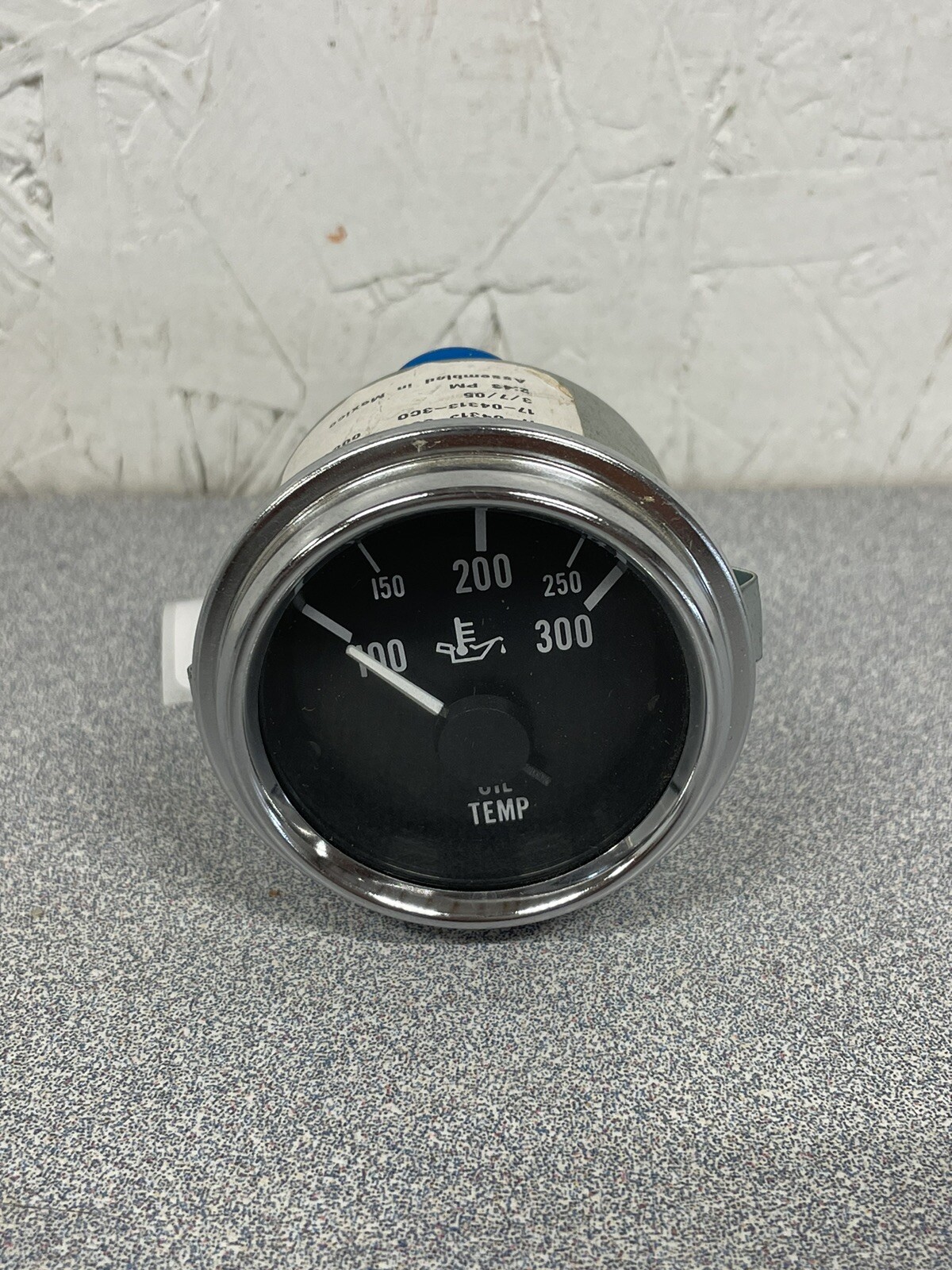 NOS Peterbilt 17-04313-3C0 Engine Oil Temperature Gauge New