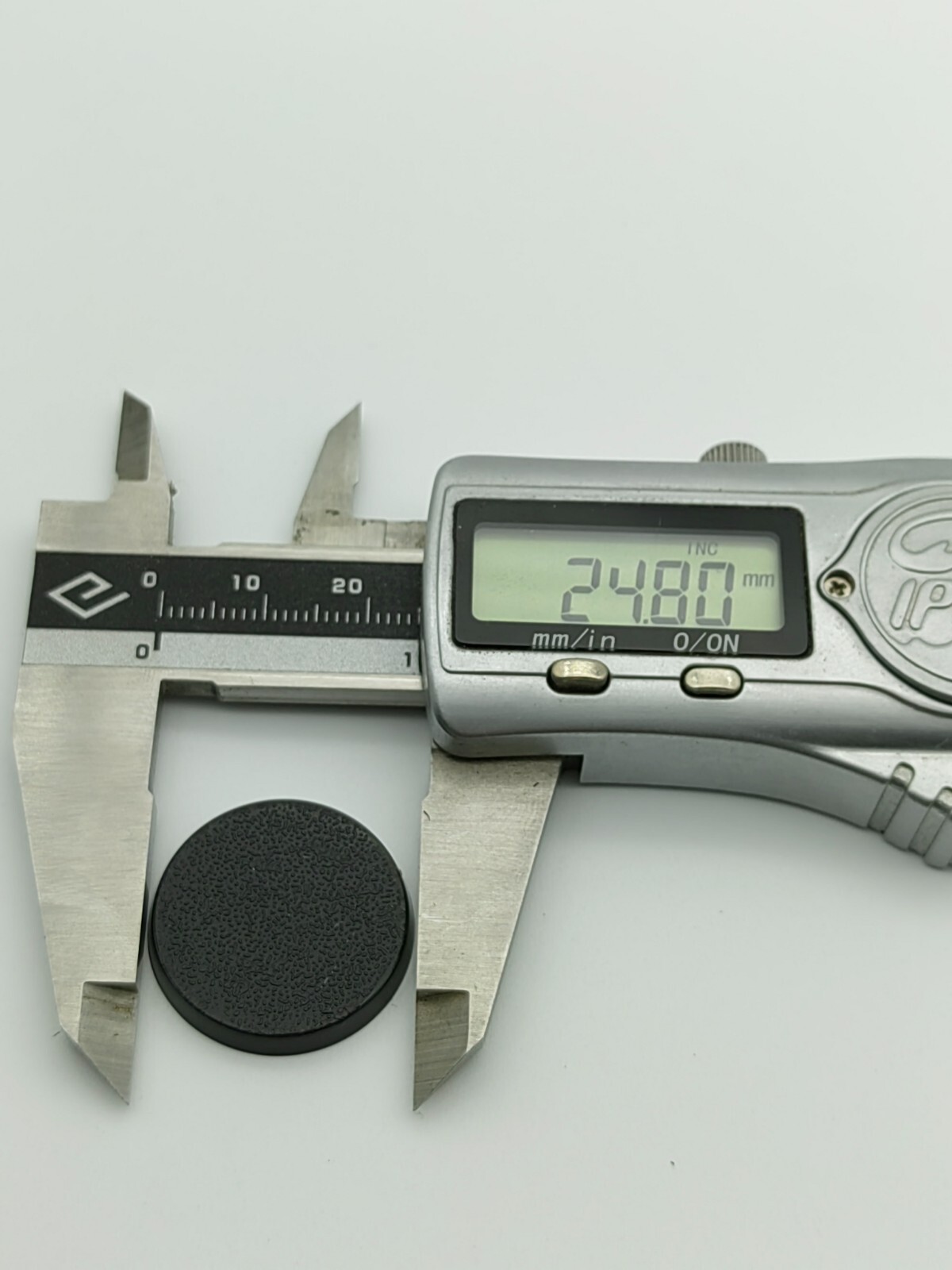 Lot Of 100 25mm Round Bases Used For Warhammer 40k + AoS Games Workshop Bitz