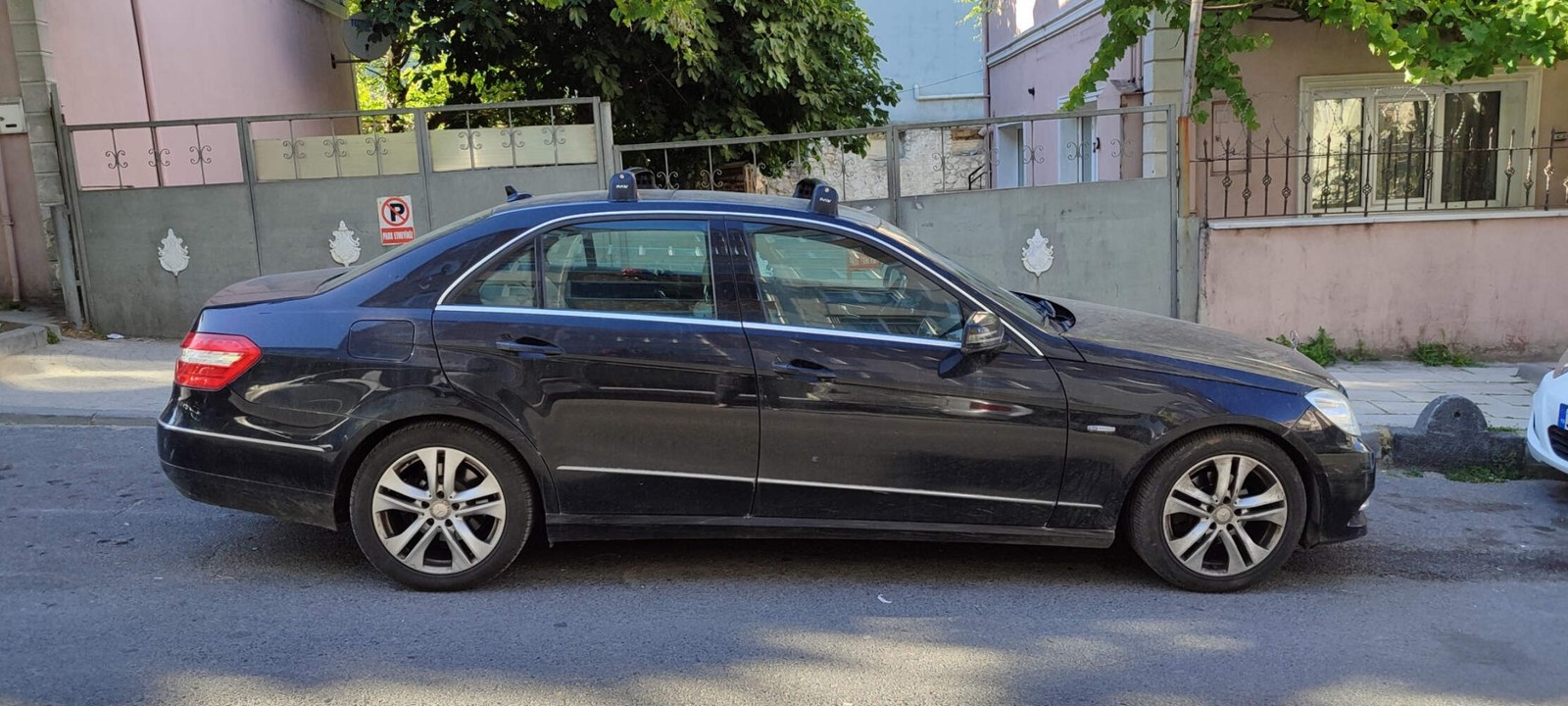 For Mercedes E Sedan W212 2013-2017 Roof Rack Cross Bars Fix Point Alu Black