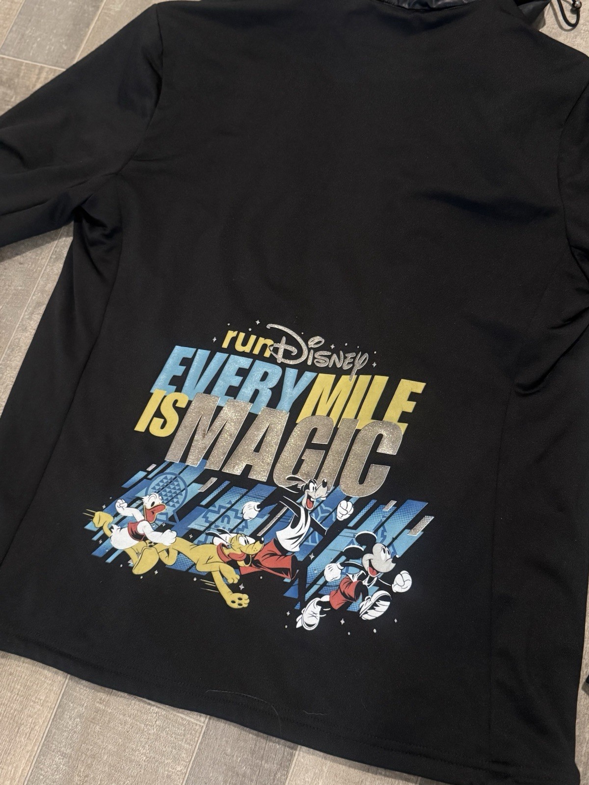 Run Disney Every Mile Is Magic Mickey & Friends Puffy Jacket Black Womens Medium