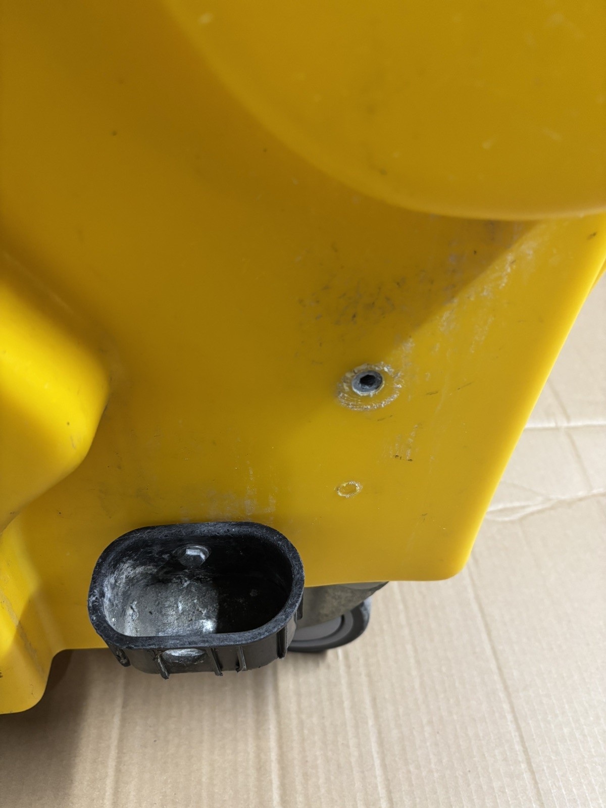 KaiVac 1750 Mid-Size No-Touch Cleaning System Machine, please read notes.