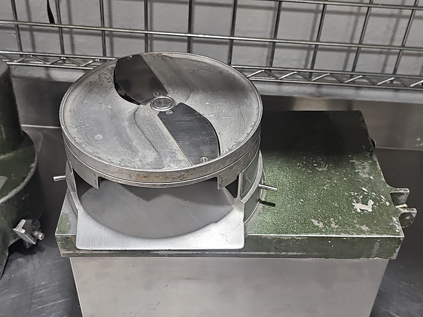 Mannhart MV 80 Commercial Food Processor With 6 pc Disc Attachment Set