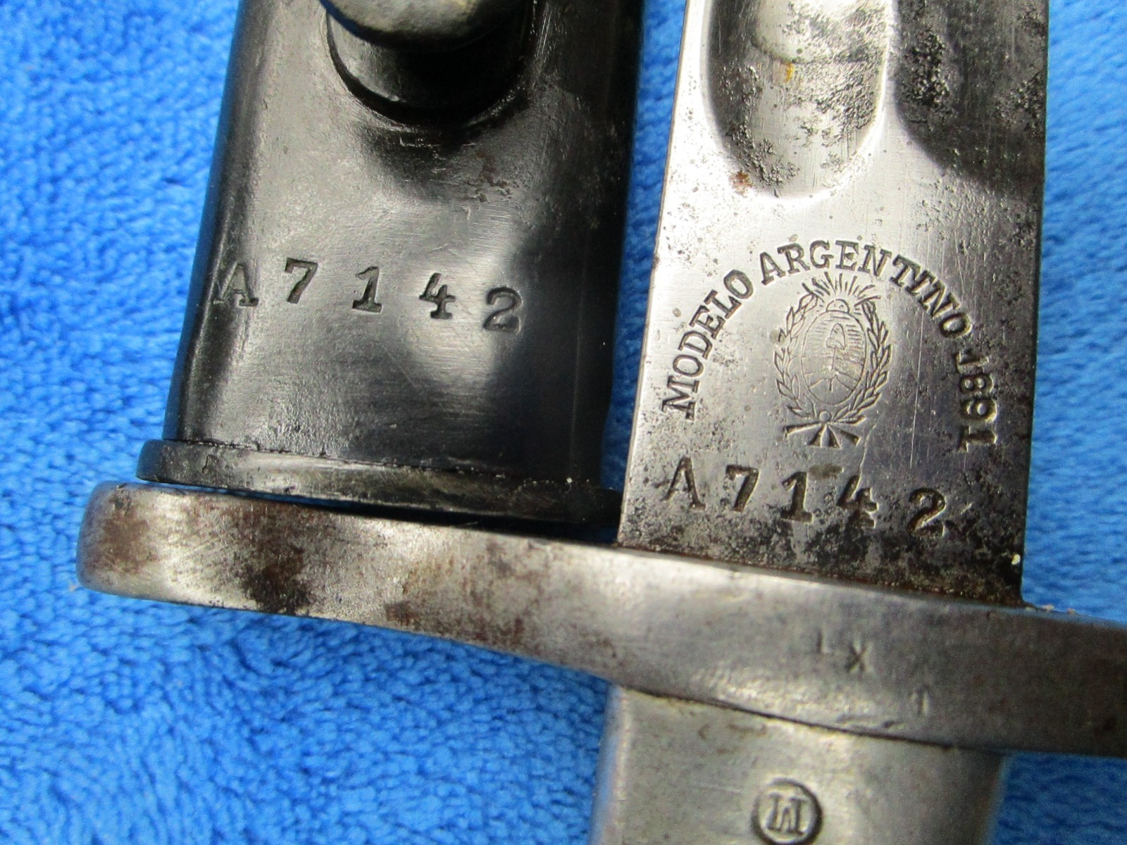 ORIGINAL ANTIQUE M1891 ARGENTINE MAUSER BAYONET AND MATCHING SCABBARD MAKER WKC