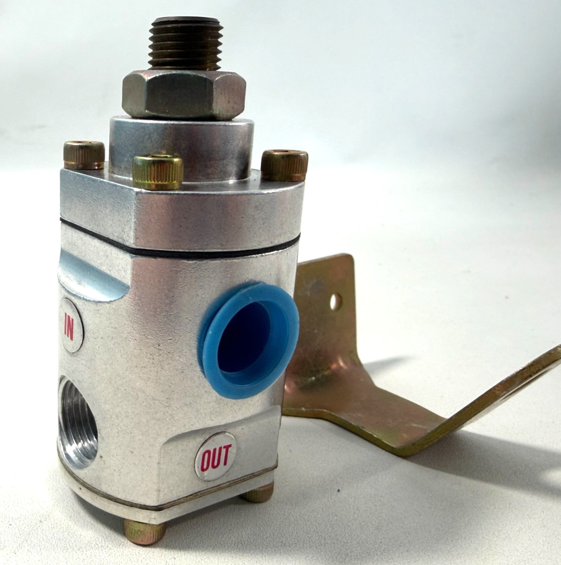 Mallory 4207 Adjustable Fuel Pressure Regulator 3/8" NPT Threads NOS w/ Bracket