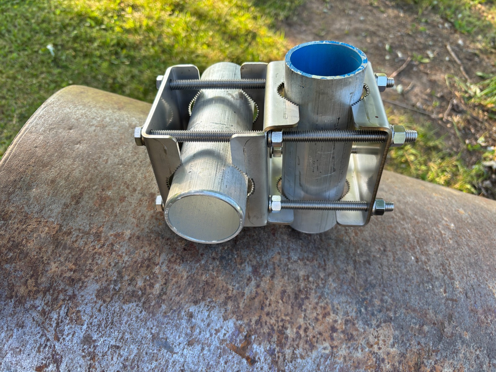 *HEAVY DUTY*  2  3/8",  90 Degree Pipe to Pipe Clamp for Antenna Towers