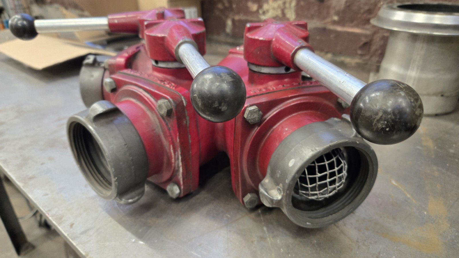 AKRON BRASS COMPANY MODEL 2582 - 3 Way Valve WYE - Firefighting Equipment