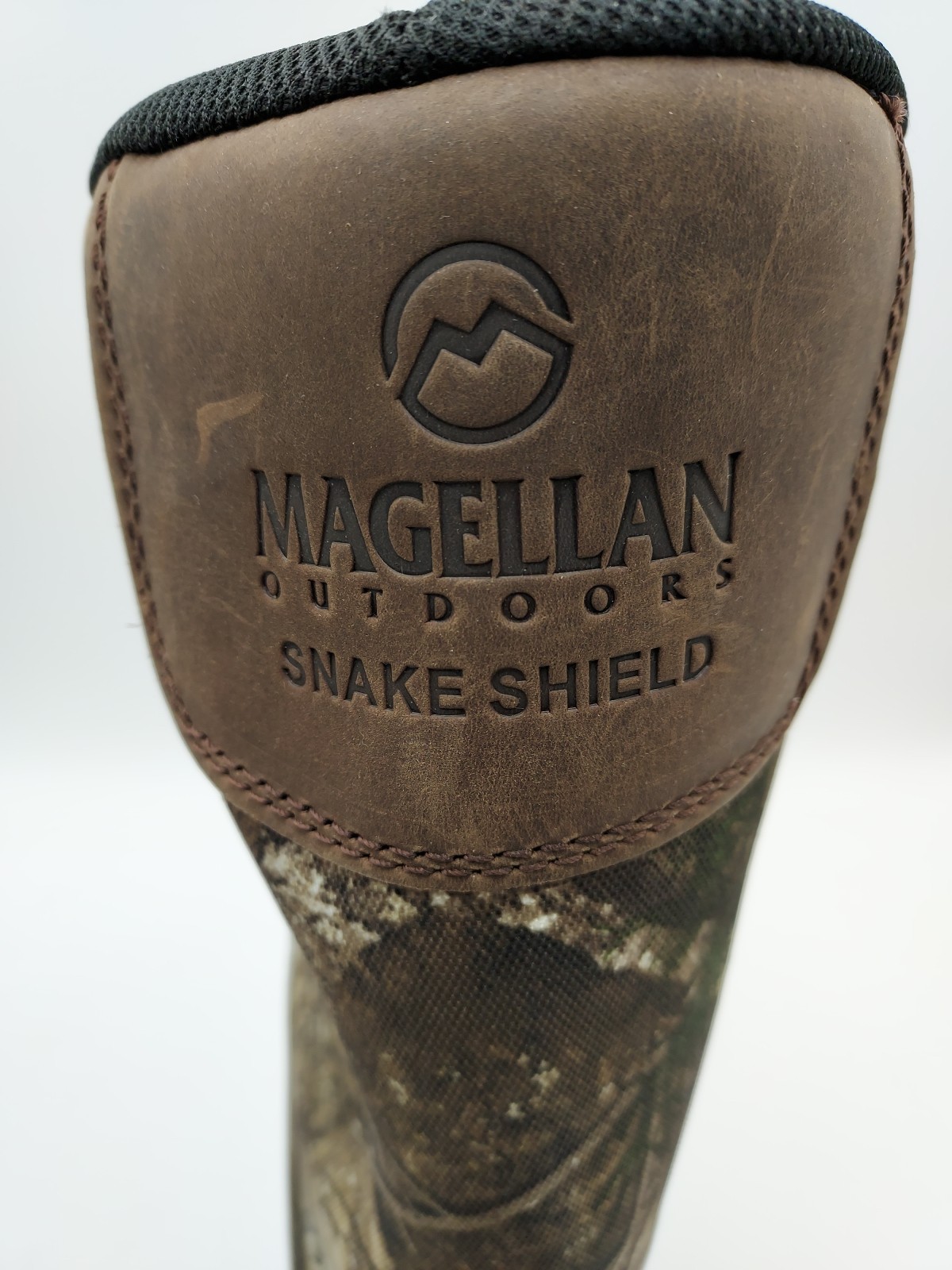 Magellan Outdoors Womens Sz 6B Snake Shield Armor 3.0 Realtree Edge APX (K4-D4)