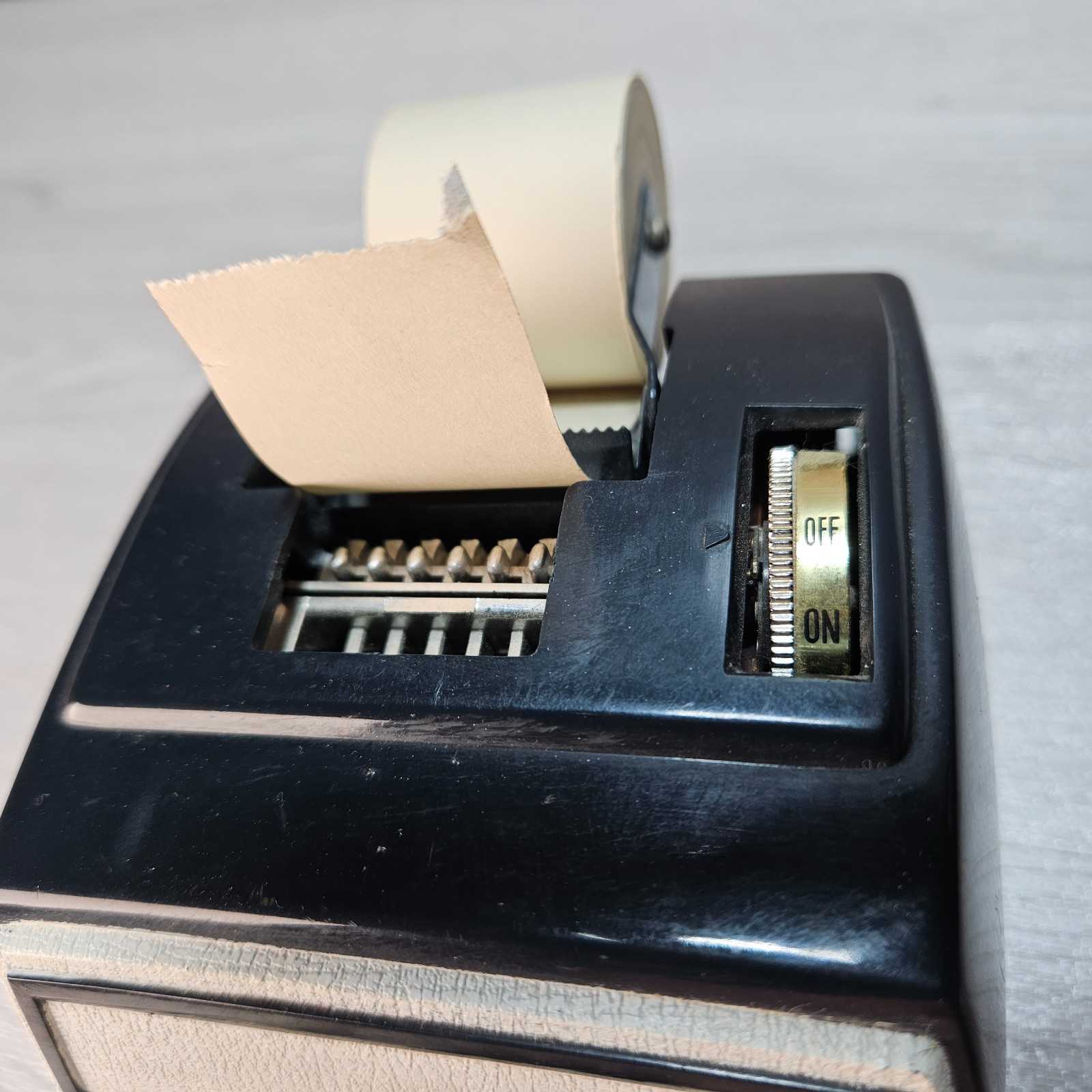 Vintage Commodore 202 Novelty Adding Machine Transistor AM Radio 60s 70s WORKS