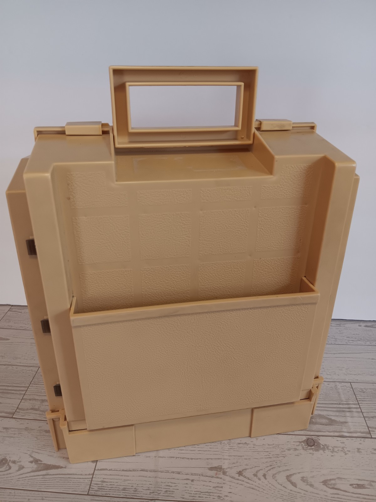 '83 World Wide Media Folding Sewing Caddy Spool Organizer Vintage Thread Notions