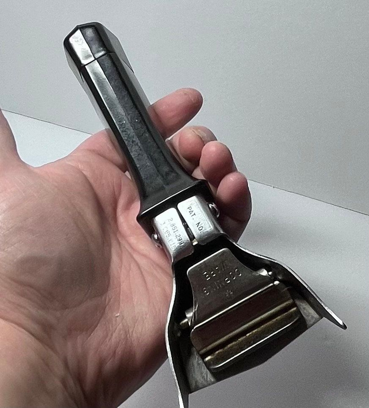 Vintage Corning Ware Twist Detachable Lock On Pot Casserole Holder Black Handle