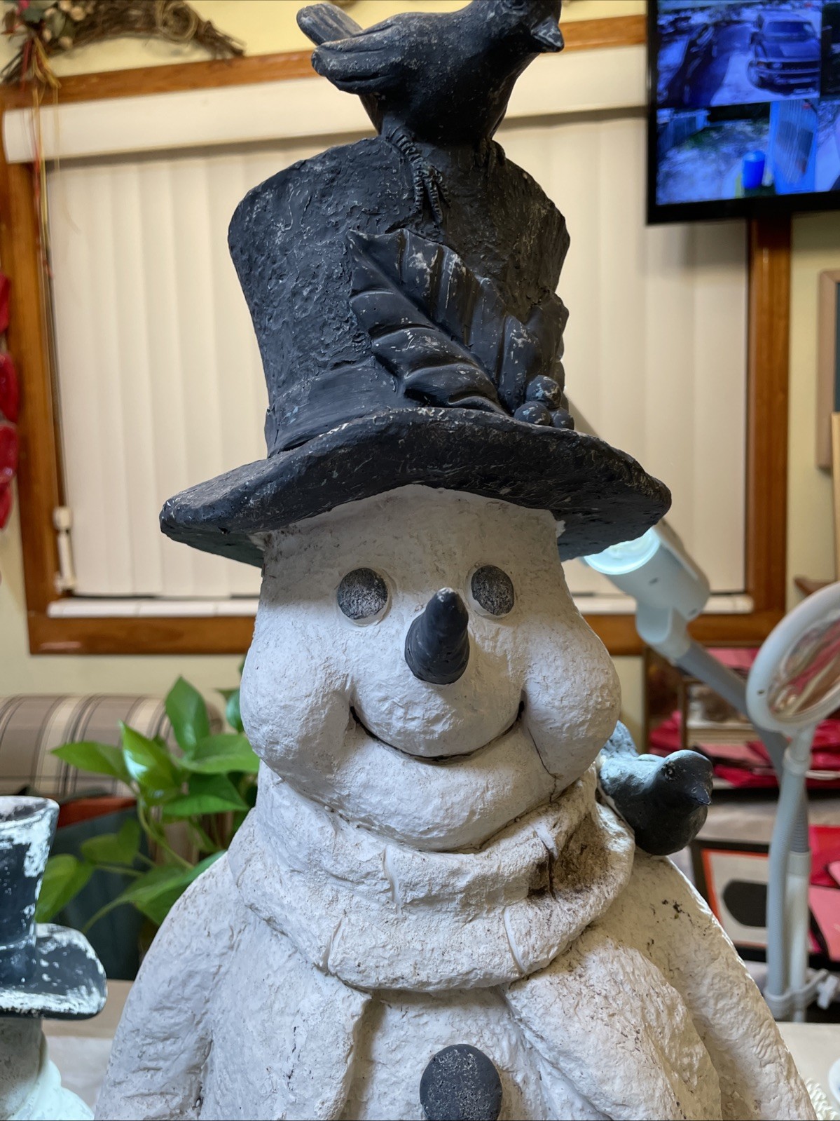 Christmas Snowman Bird Feeders Black Birds Fiberglass Mix Materials Beautiful 2