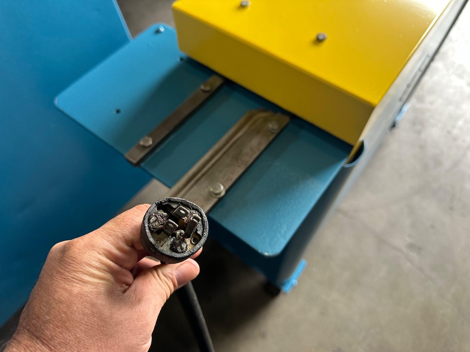 LOCKFORMER CLEATFORMER -( 3 IN 1 ) ROLLFORMER 22 Ga.