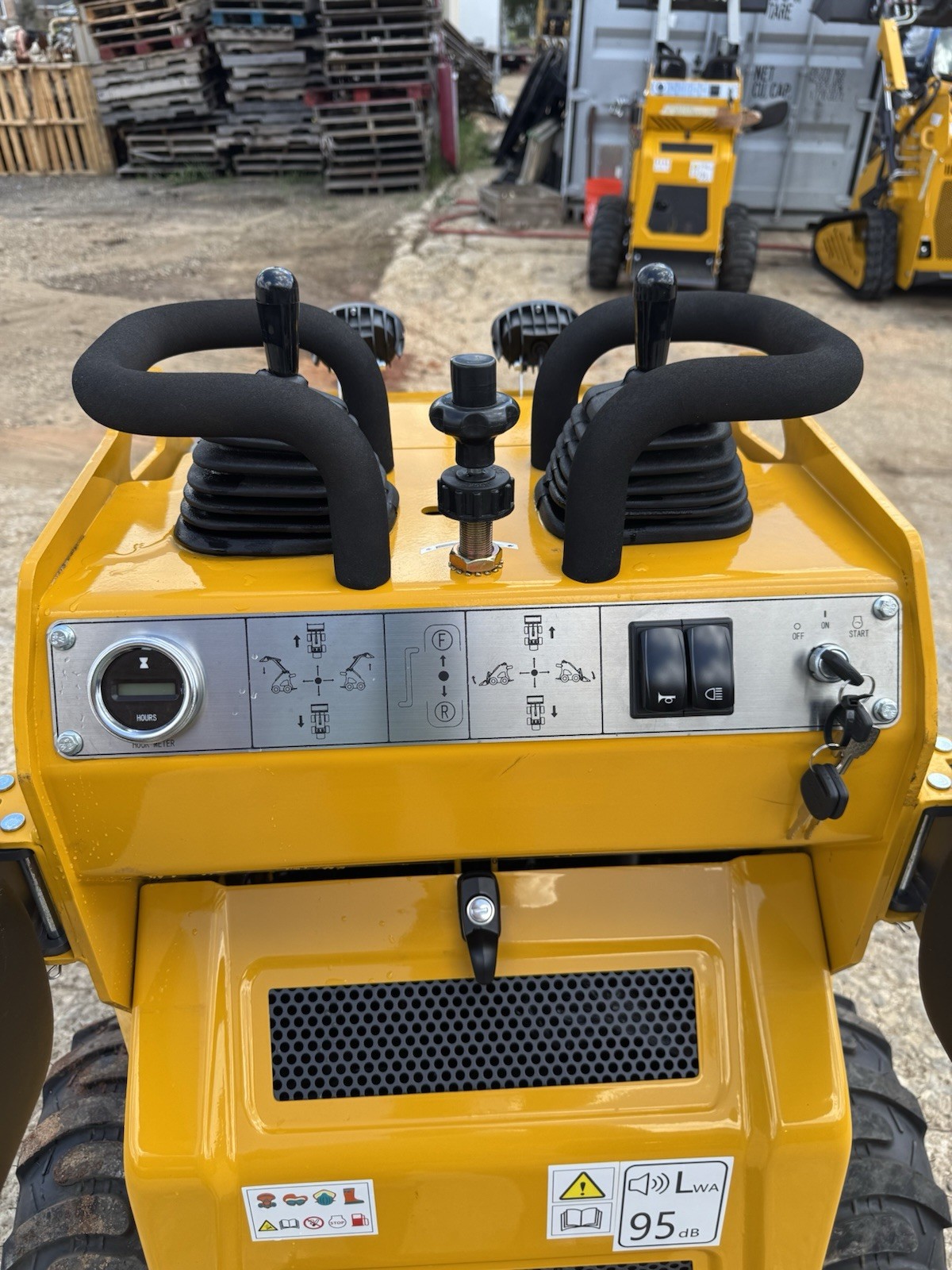 HUAYEE LHY360 wheeled mini skid steer loader with 13.5HP engine