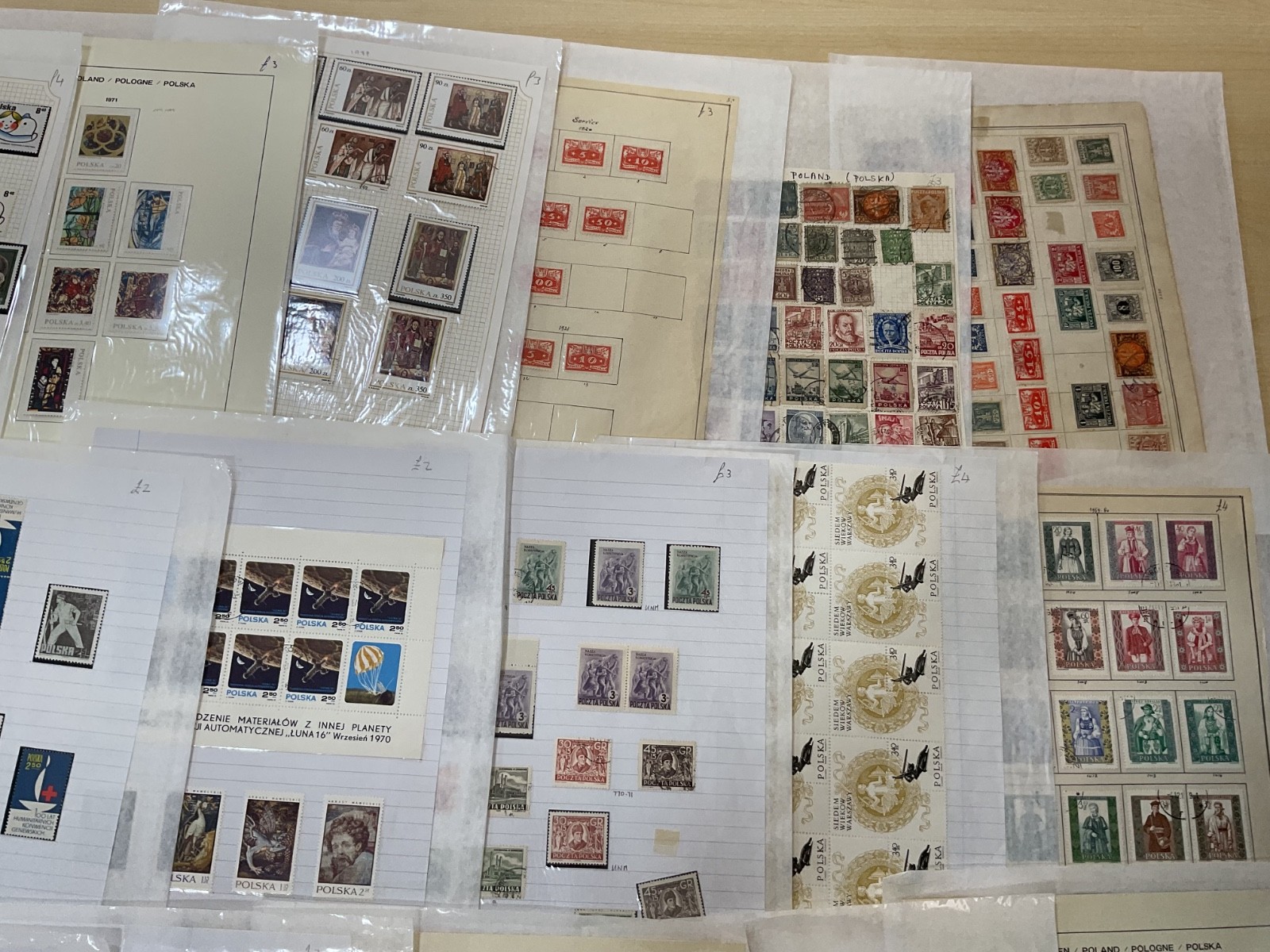 Poland stamps. Ex dealer leaves. Mint/Used. Vintage to modern 1.8kg G118
