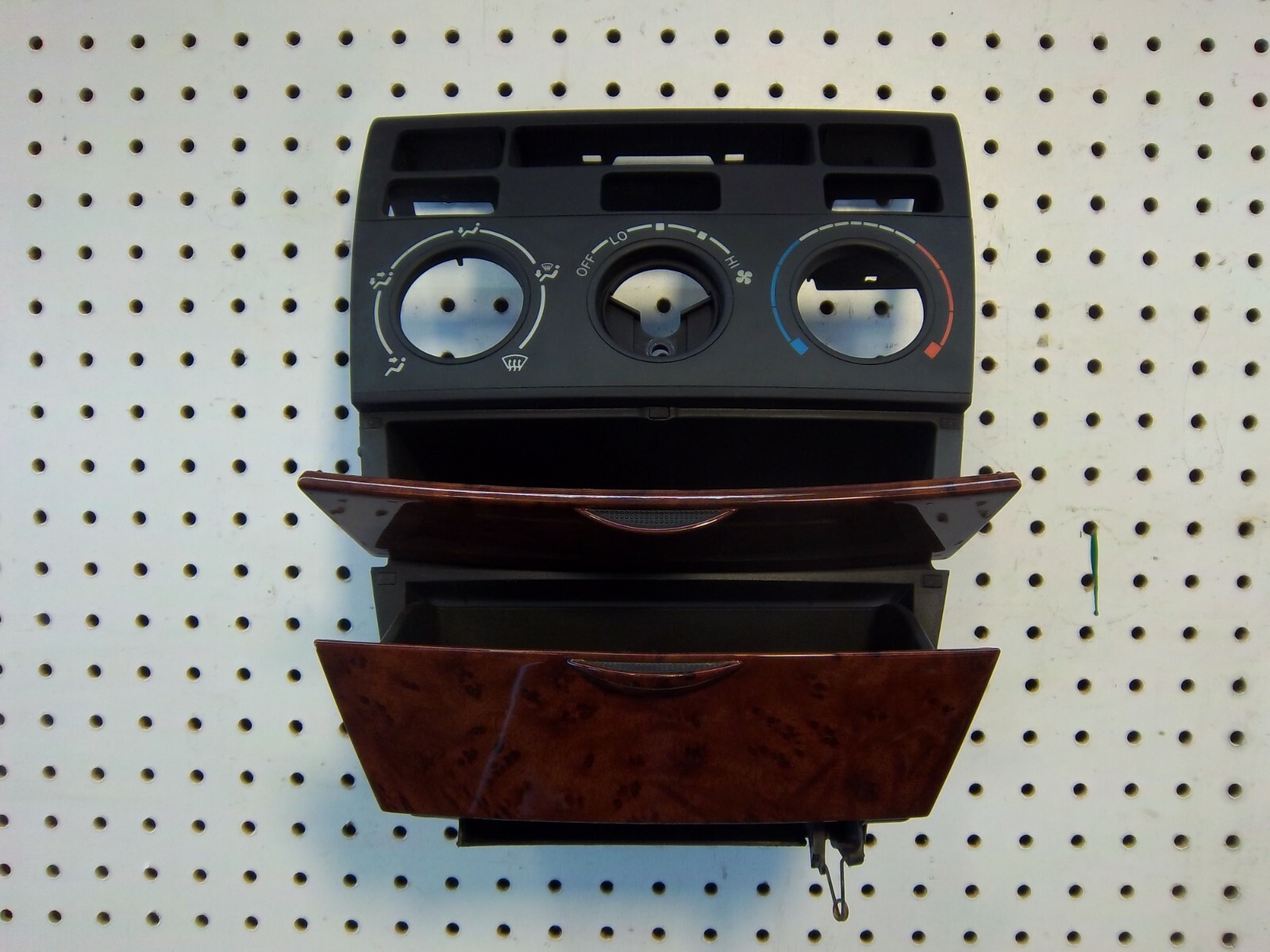 OPEN BID SECTION METRO 1991 THROTTLE BODY FOR CANADIAN VERSION STANDARD TRANS