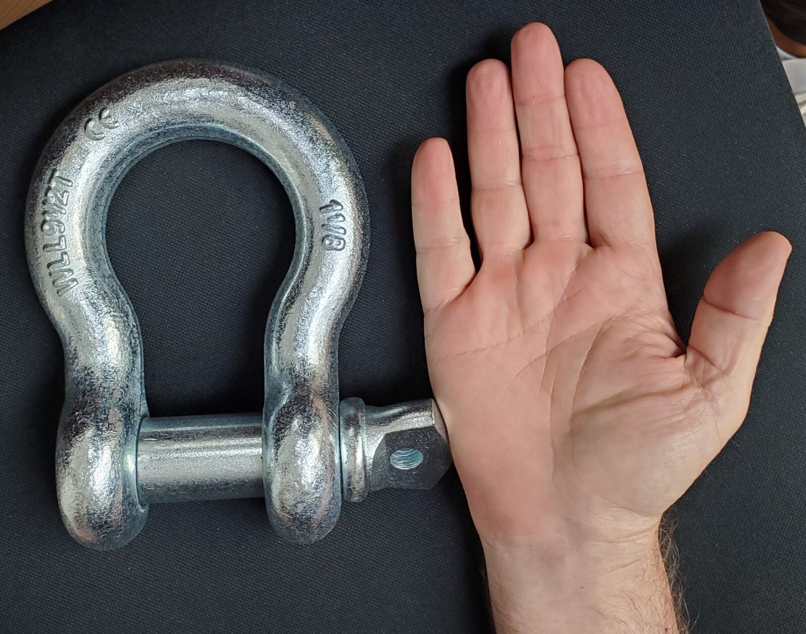 2 pcs 1-1/8" Bow Shackle w Screw Clevis Pin Rigging Towing 9.5 Ton 21000 lb WLL