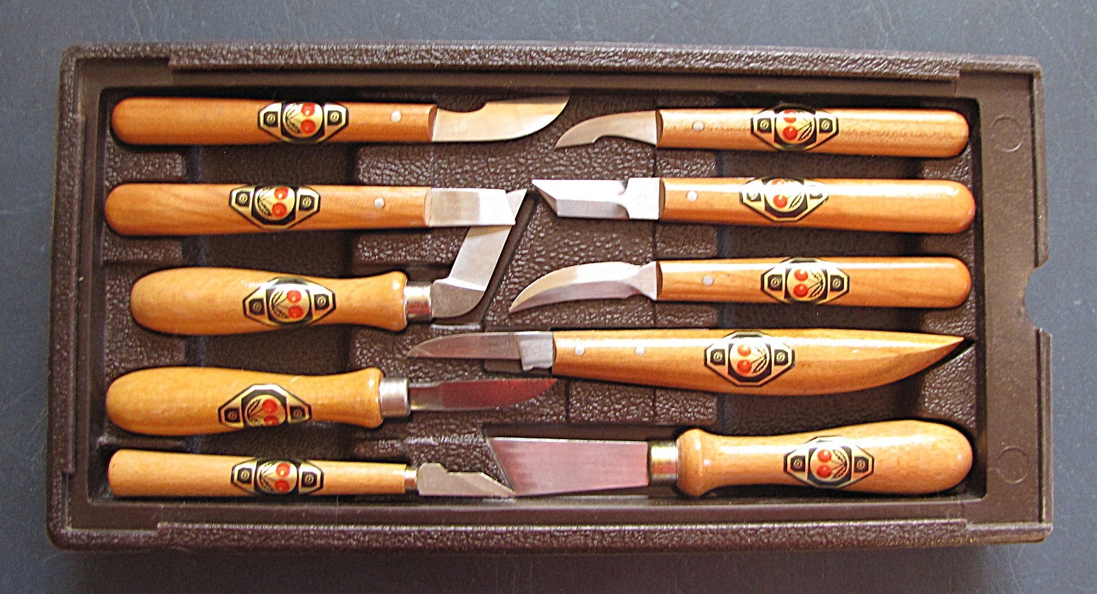 Two Cherries 10-pc wood carving knife set - Germany - never used