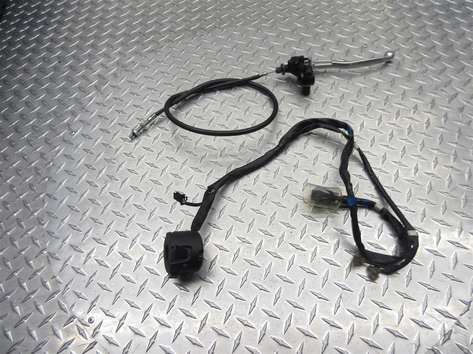 2025 25-26 Yamaha YZFR3 R3 Left Switch Clutch Control Lever Perch Cable Lot