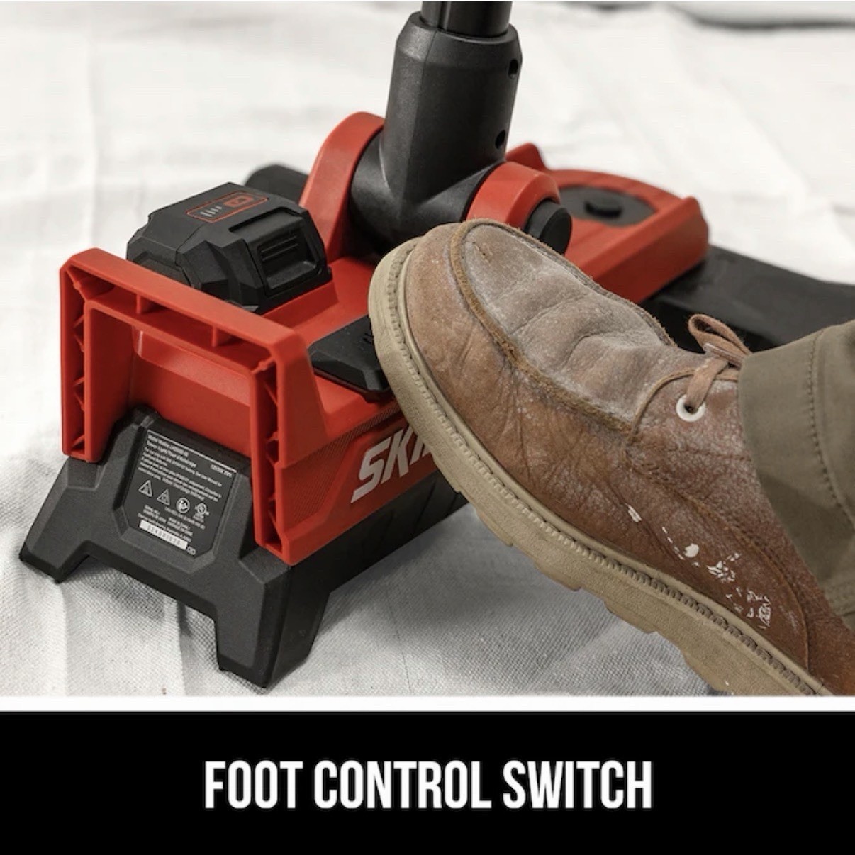 SKIL 12v 2500 Lumens LED Tower Light Kit W/ Battery And Charger PWRCORE