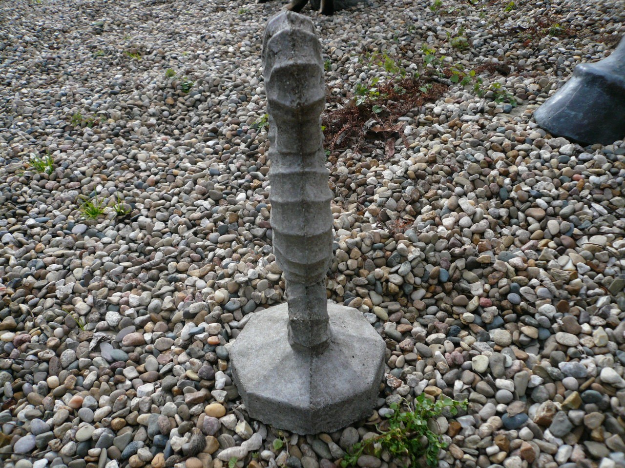 Topper Vintage Cement Concrete Garden Seahorse Statue 11-Inch