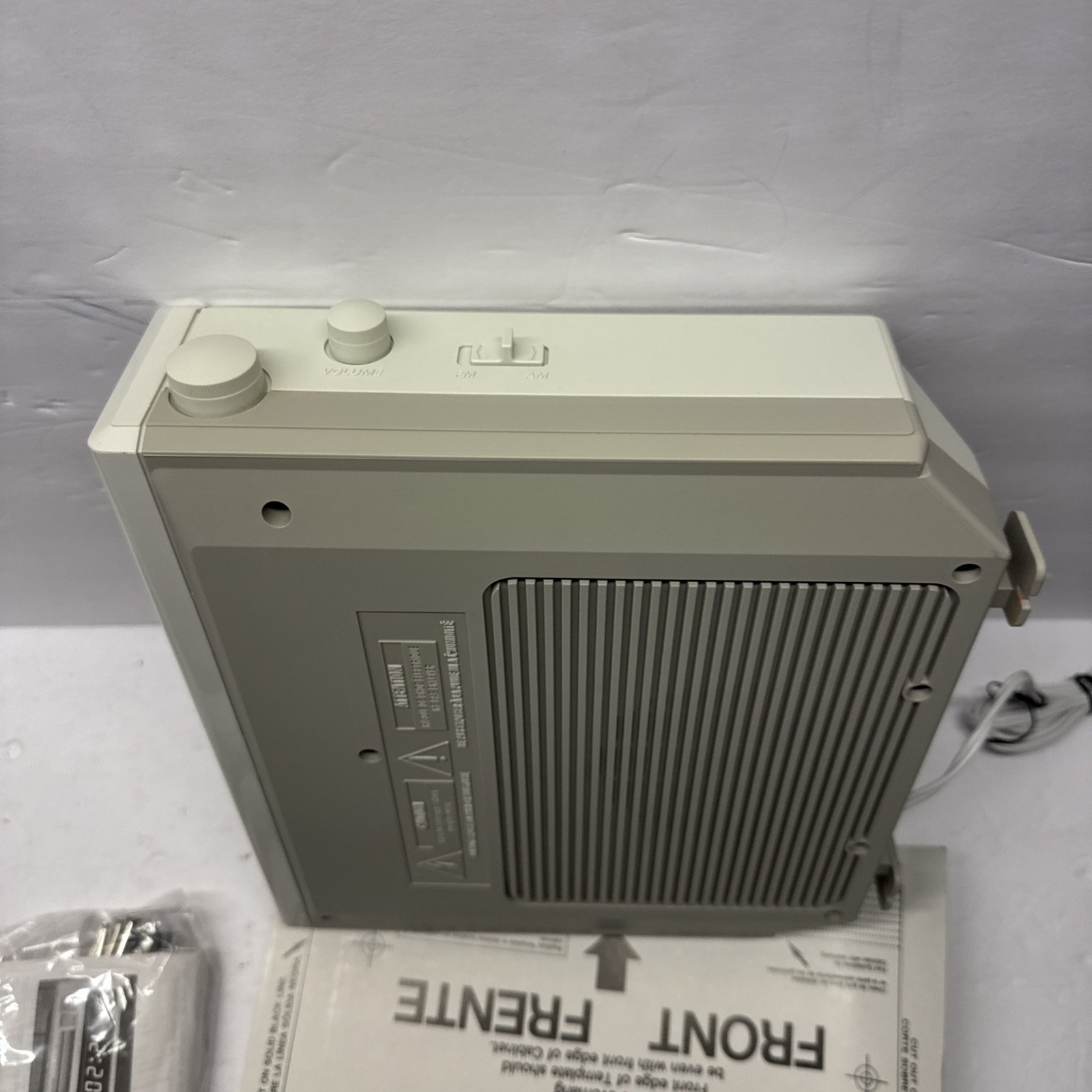 Vintage GE Spacemaker 7-4260 Kitchen AM/FM Radio w/ Cassette Player White Tested