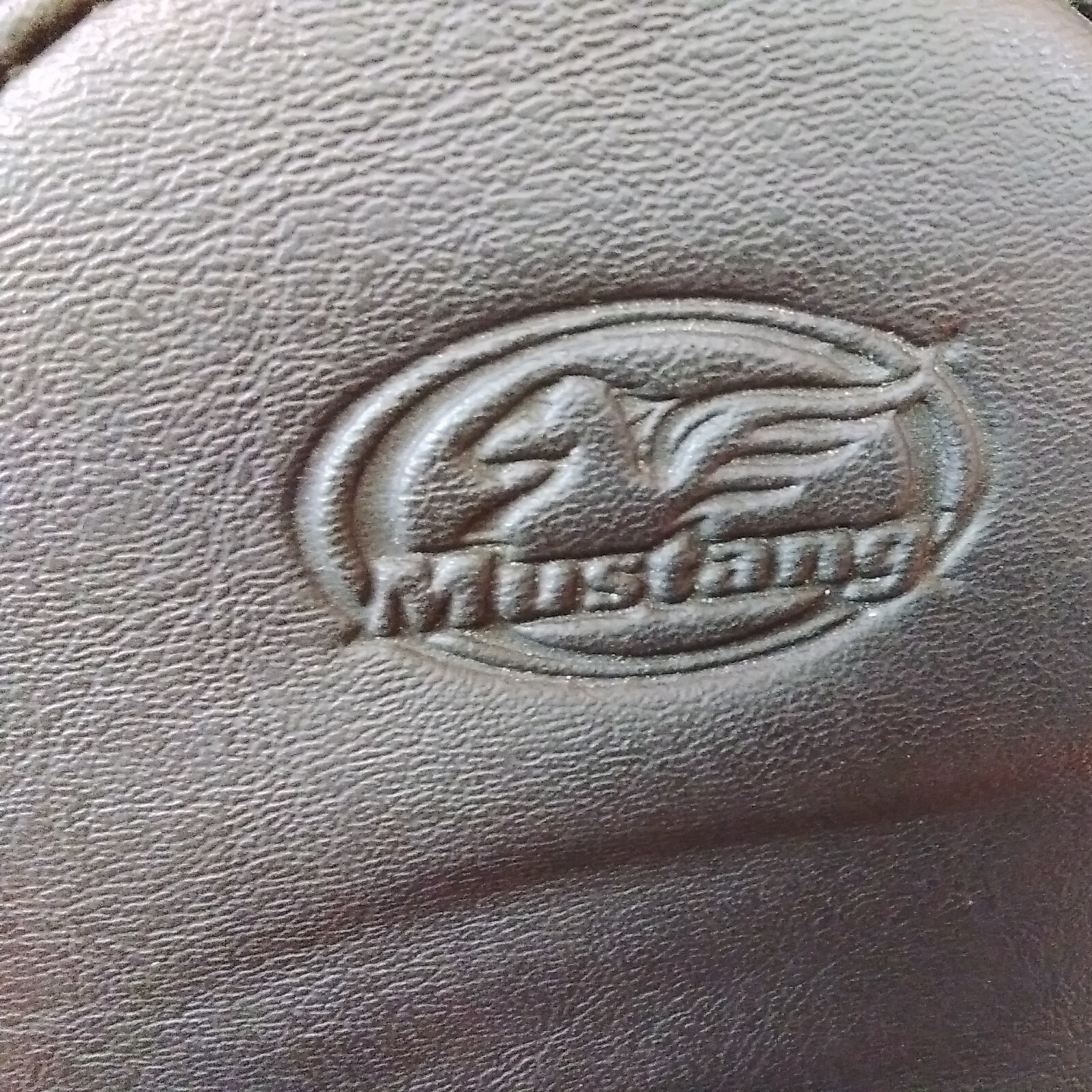 MUSTANG WIDE TRIPPER SOLO SEAT FOR HARLEY-DAVIDSON TOURING 76692