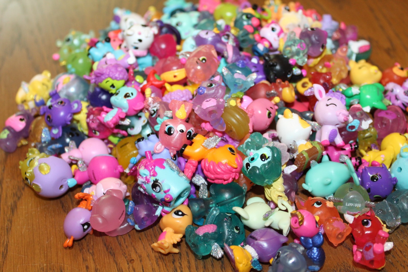 Hatchimals COLLEGGTIBLES Random LOT Bag (10) Assorted CUTE Seasons NO DUPLICATES