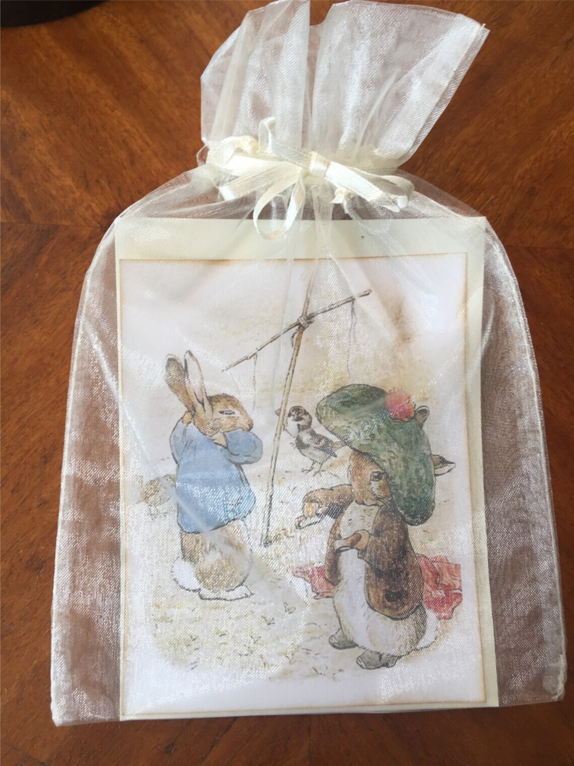 8 BEATRIX POTTER PETER RABBIT STATIONERY WITH ORGANZA BAG