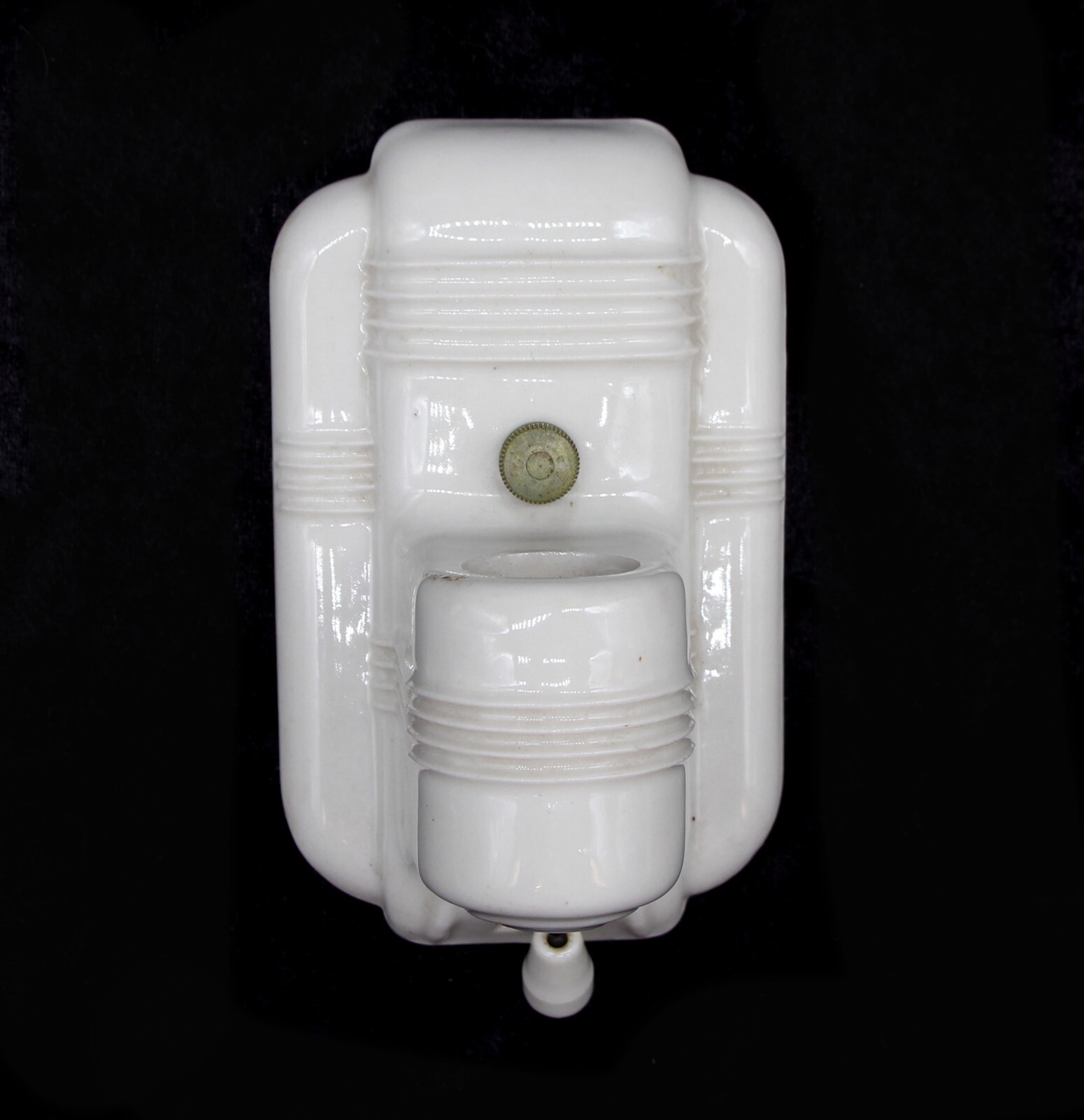 1920s Art Deco White Ceramic Bathroom Wall Sconce with Pull Chain