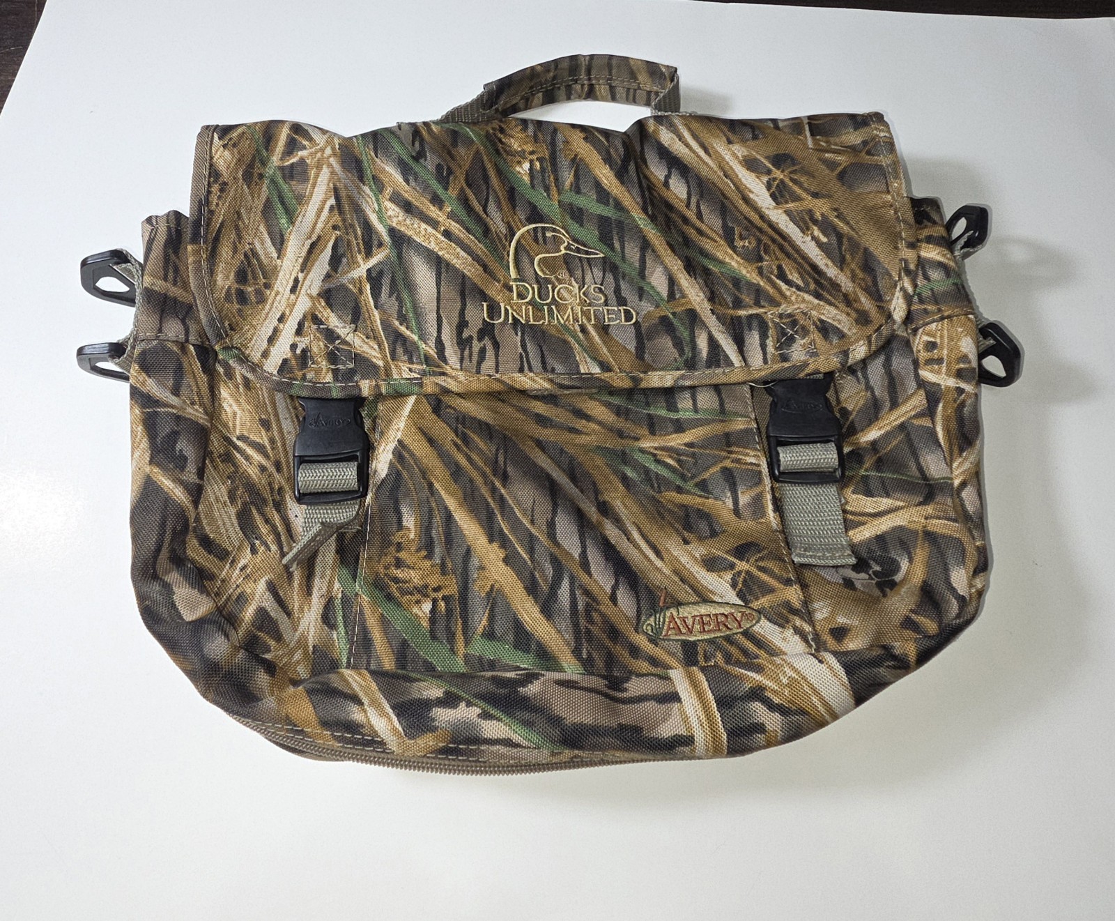 Ducks Unlimited Avery Camo Messenger Bag *Missing Components
