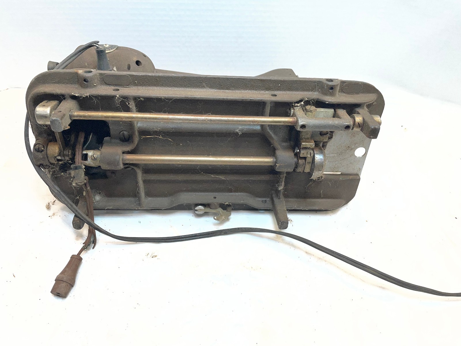 Montgomery Ward Model 30 Streamliner Electric sewing machine - Parts or Repair